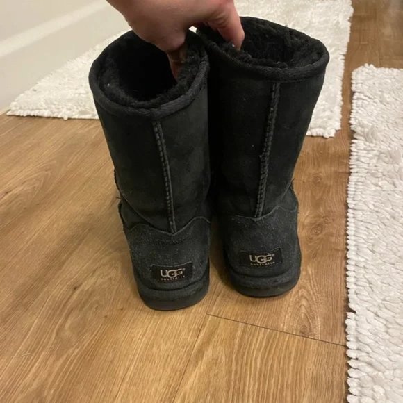 ugg Womens Classic Short II Boots - Picture 7 of 8